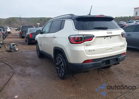 2018 Jeep Compass Limited 4X4 z USA, uszkodzony, nr VIN 3C4NJDCB9JT206557